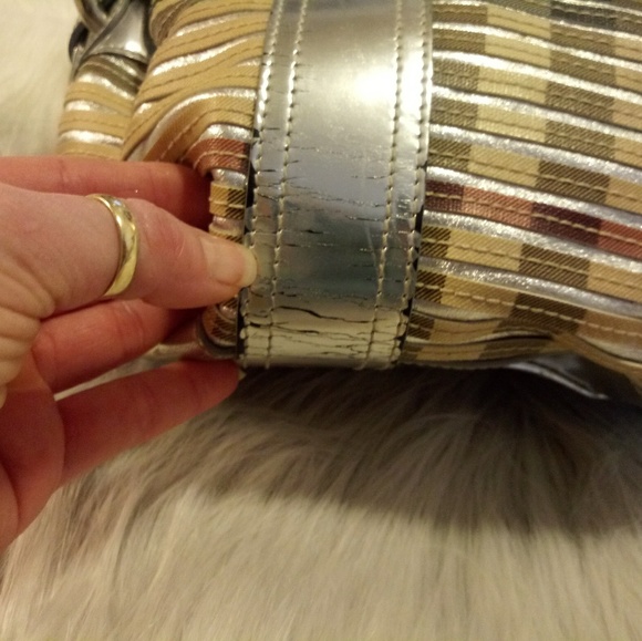 Authentic Burberry London Purse - Picture 4 of 8